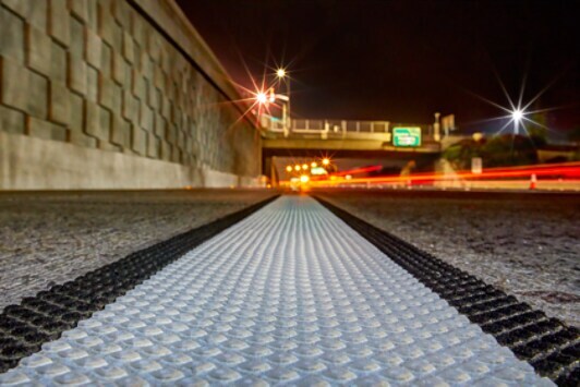Vista cercana del 380AW aplicado en una autopista